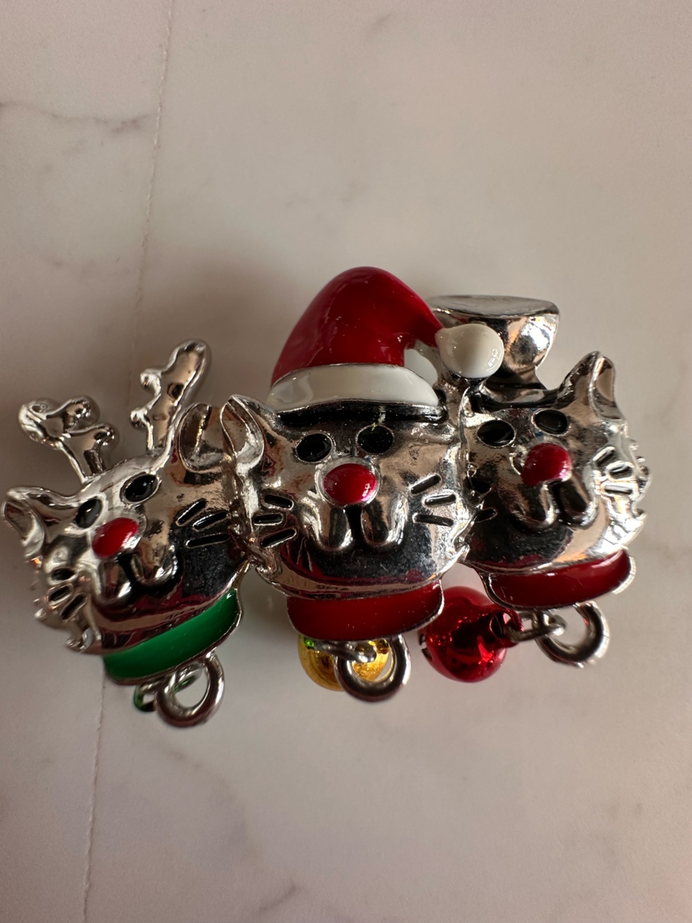 Silver Cat 🐈‍⬛ Kitty Holiday Christmas 🎅🏼 brooch with Red and Green Accents
